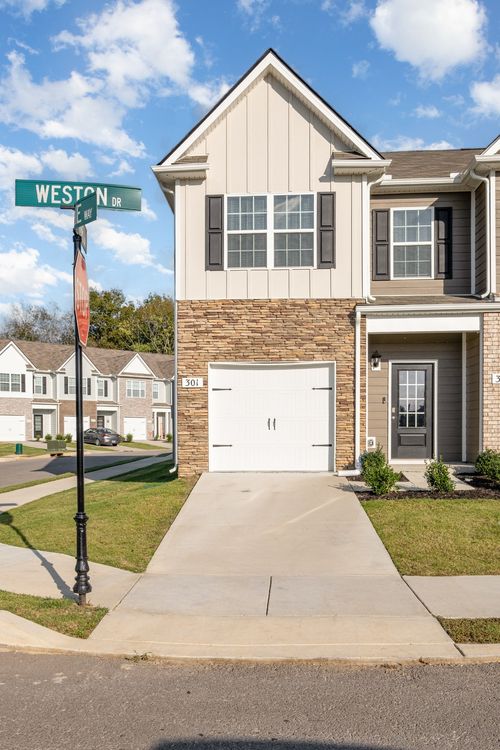 301 Weston Dr, Lewisburg, TN, 37091-8003 | Card Image
