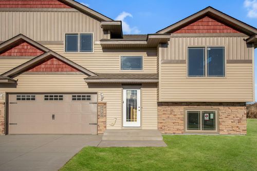 2135 Eagle St, Rush City, MN, 55069-5047 | Card Image