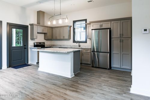 136 Banister Ct, Lafayette, LA, 70507-3253 | Card Image