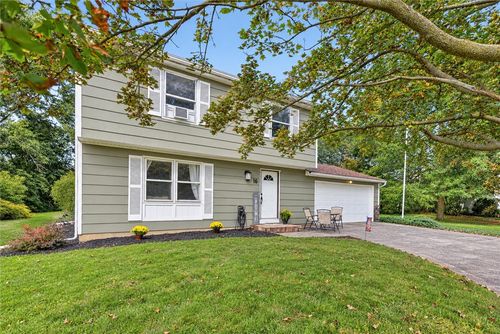 16 Highview Dr, Hamlin, NY, 14464-9322 | Card Image