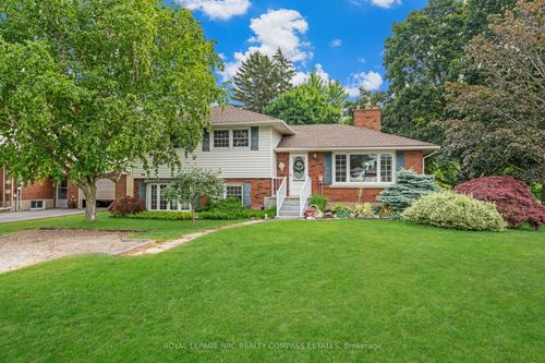 40 Henry St, Niagara on the Lake, ON, L0S1J0 | Card Image