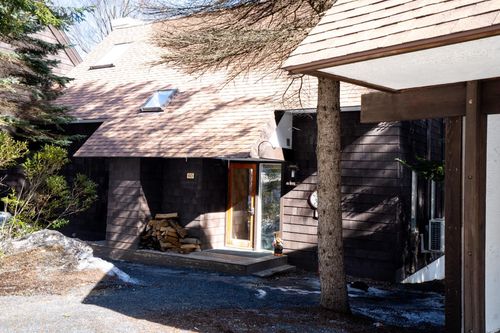 60-60 Hilltop Rd, Winhall, VT, 05340 | Card Image