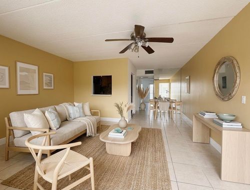 203-600 Village Green Ct, Palm Springs, FL, 33461-6520 | Card Image