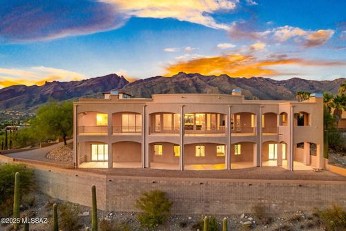 5880 N Hombre Ln, Tucson, AZ, 85718-4520 | Card Image