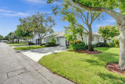 B - 8938 Sunnywood Pl, Condo with 2 bedrooms, 2 bathrooms and null parking in Boca Raton FL | Image 3