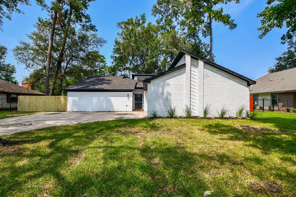 Spinnaker Dr, Crosby, TX 77532