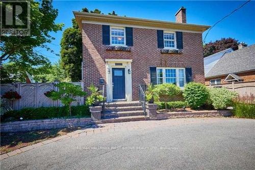 24 Rossland Road E, Oshawa (Centennial), ON, L1G2V9 | Card Image