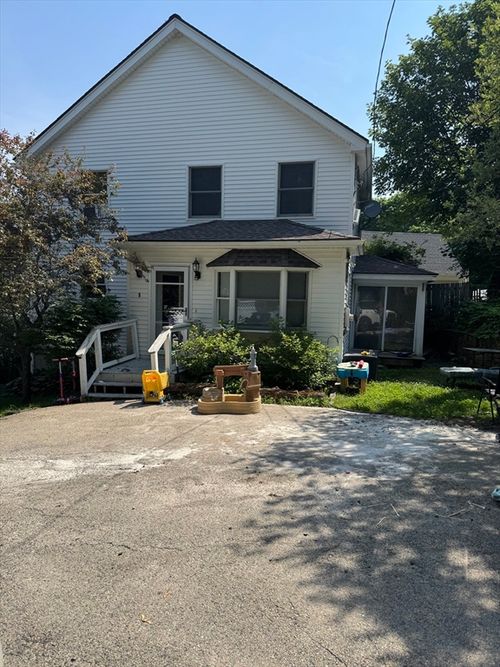 8 Windsor Ln, Gloucester, MA, 01930-4062 | Card Image
