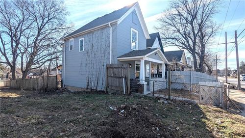 421 Hardesty Ave, Kansas City, MO, 64124-2217 | Card Image