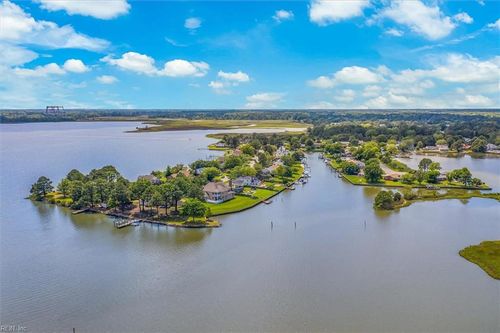 6 Lakeview Dr, Poquoson, VA, 23662-2120 | Card Image