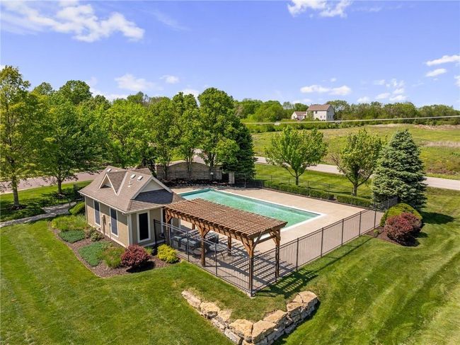 Woodland Ridge Community Pool | Image 33