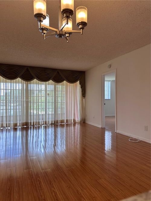 apt-203-5860 64th Ave, Tamarac, FL, 33319-2236 | Card Image
