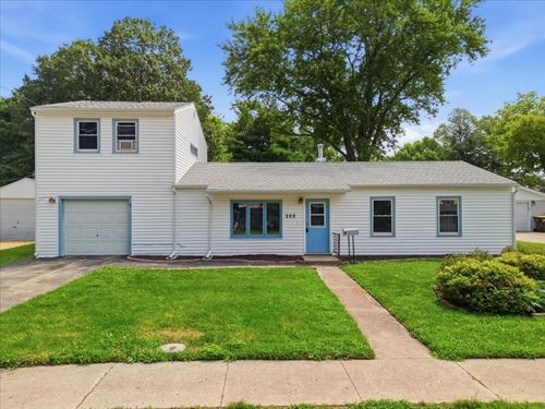 505 S 10th St, Oregon, IL, 61061-1915 | Card Image