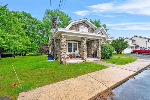 12 Sand St, Garnerville, NY, 10923-1414 | Card Image