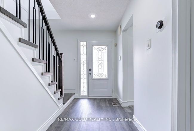370 Hansen Rd N, House other with 4 bedrooms, 3 bathrooms and 2 parking in Brampton ON | Image 4