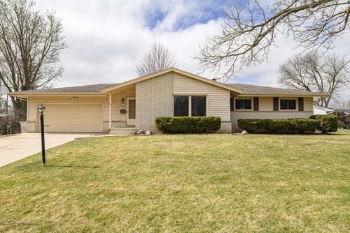 W183N9013 Princeway, Menomonee Falls, WI, 53051 | Card Image