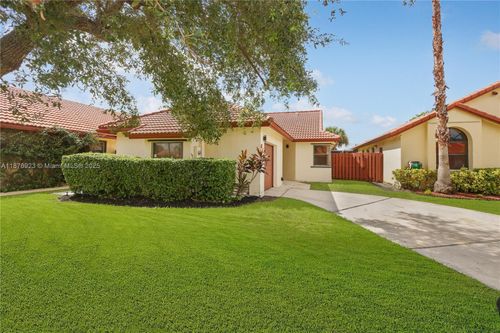 640 Sw 113th Ter, Pembroke Pines, FL, 33025-3453 | Card Image