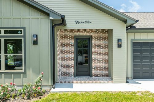 5206 4th St, Danbury, TX, 77534-8018 | Card Image