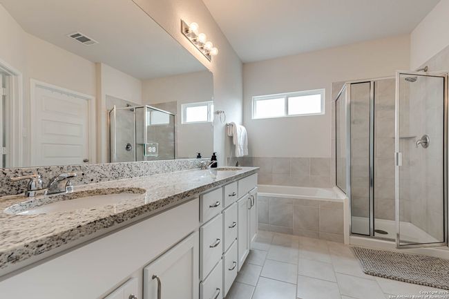 525 Amber Crk, House other with 3 bedrooms, 2 bathrooms and null parking in Cibolo TX | Image 21