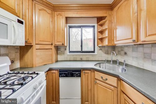 202-7611 Maple Ave, TAKOMA PARK, MD, 20912-5516 | Card Image
