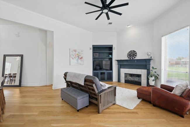Modern, contemporary colors featured throughout. Shelving in built-in is adjustable for your needs. | Image 12