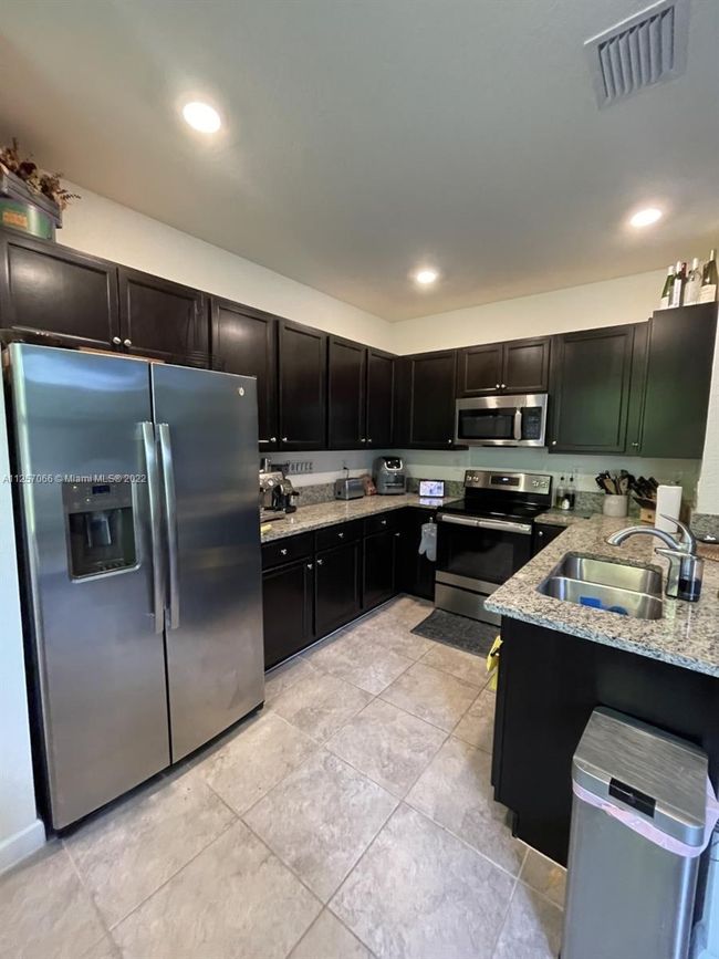 0 - 3409 W 104th Ter, Condo with 4 bedrooms, 3 bathrooms and null parking in Hialeah FL | Image 14