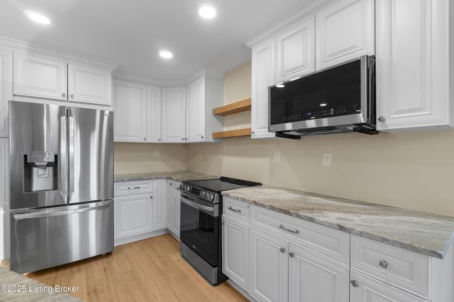 3205 Lake Pointe Ct, House other with 3 bedrooms, 4 bathrooms and null parking in Crestwood KY | Image 37
