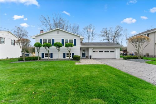 649 Wendemere Dr, Hubbard, OH, 44425-2627 | Card Image