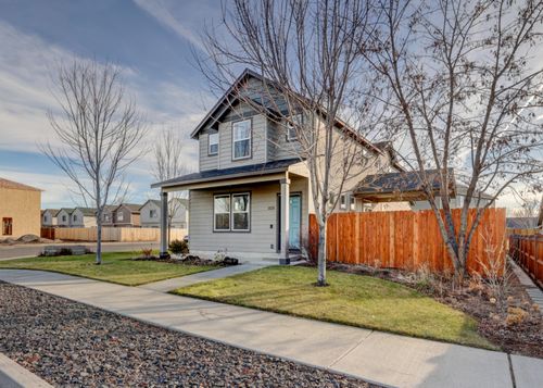 1525 Sw 31st St, Redmond, OR, 97756-7583 | Card Image