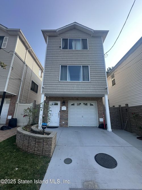 58 Metcalfe St, Staten Island, NY, 10304-1878 | Card Image