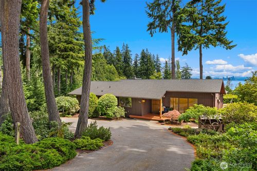 9793 Ne Murden Cove Dr, Bainbridge Island, WA, 98110-1332 | Card Image