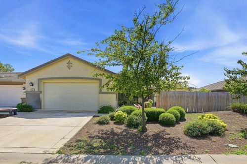 2064 Earhart Way, Plumas Lake, CA, 95961-8935 | Card Image