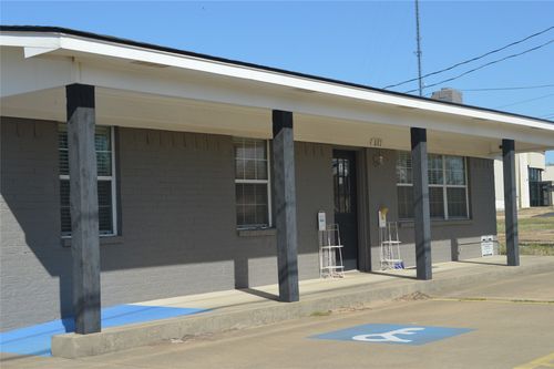 802 W Front St, De Kalb, TX, 75559-1014 | Card Image