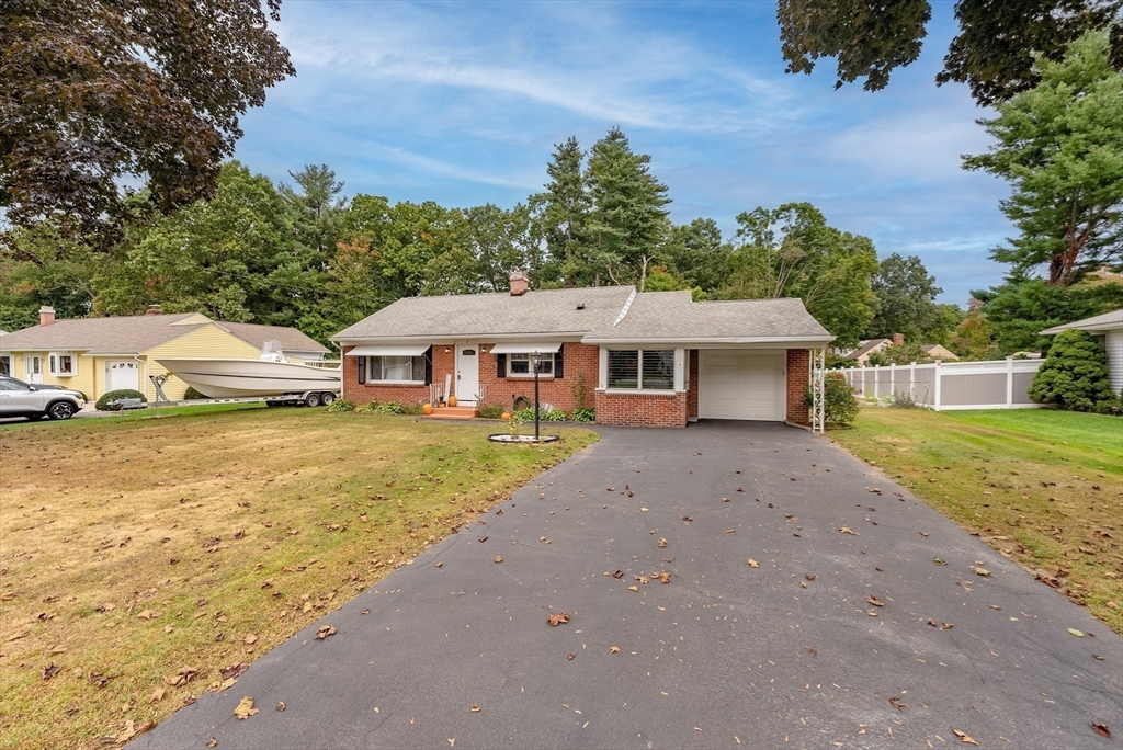 Sunnyside Ter, Wilbraham, MA 01095
