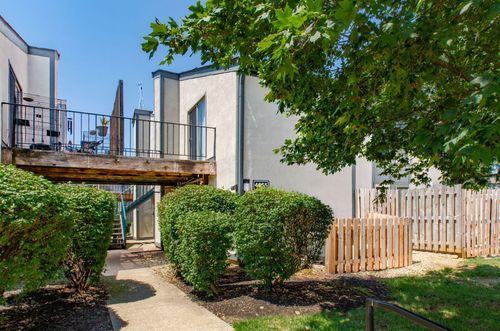 e-4655 Merrimar Cir E, Columbus, OH, 43220-3568 | Card Image