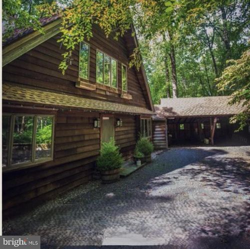 6489 Old Carversville Rd, Lumberville, PA, 18933-9724 | Card Image