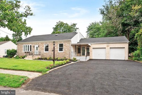 583 Edinburg Rd, TRENTON, NJ, 08619-1719 | Card Image