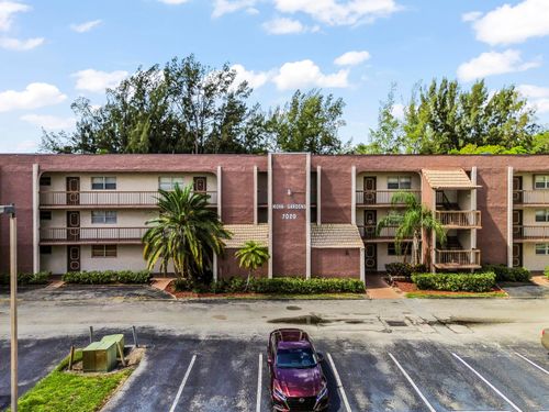 207d-7020 Nova Dr, Davie, FL, 33317-7154 | Card Image