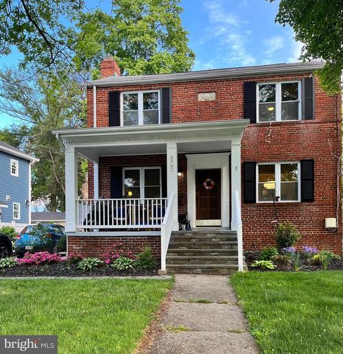 805 Forston St, TAKOMA PARK, MD, 20912-7333 | Card Image