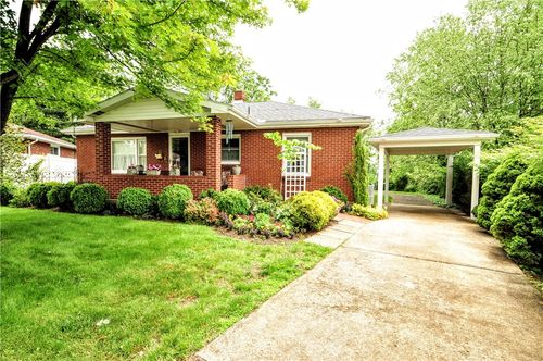 107 Court Ave, Monessen, PA, 15062-2028 | Card Image