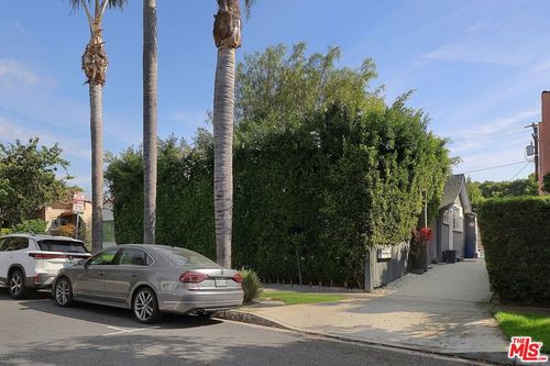 936 N Harper Ave, Los Angeles, CA, 90048-3580 | Card Image