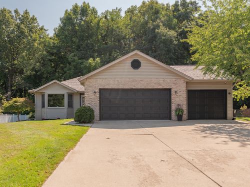 244 Deer Path Ln, Battle Creek, MI, 49015-7935 | Card Image