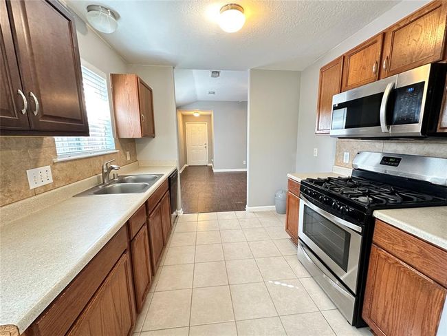 2827 Cypress Island Dr, House other with 4 bedrooms, 2 bathrooms and 2 parking in Houston TX | Image 9