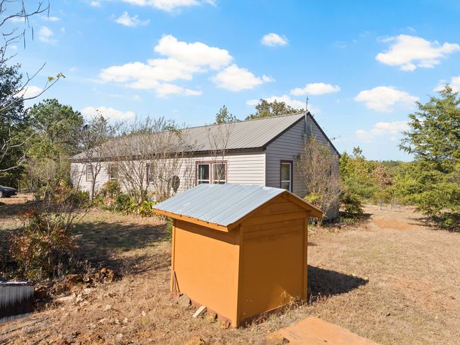 View of outdoor structure | Image 24