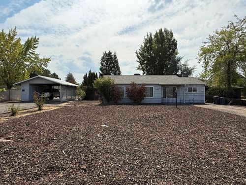 2076 Roberts Rd, Medford, OR, 97504-4802 | Card Image