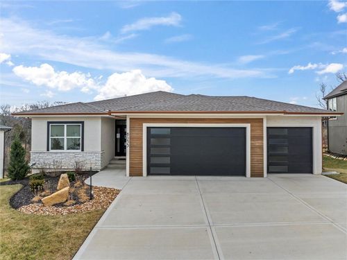 8033 Payne St, Shawnee, KS, 66220-2515 | Card Image