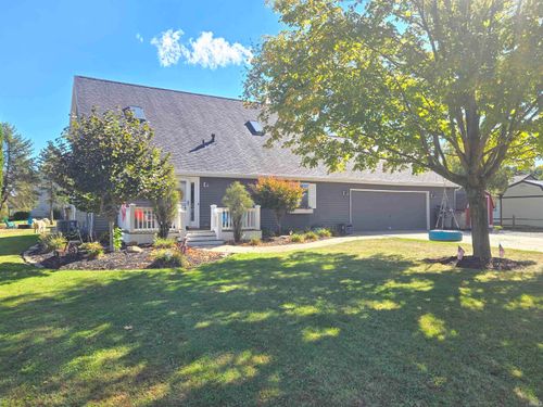 18 Ems D22b Ln, Syracuse, IN, 46567-9070 | Card Image