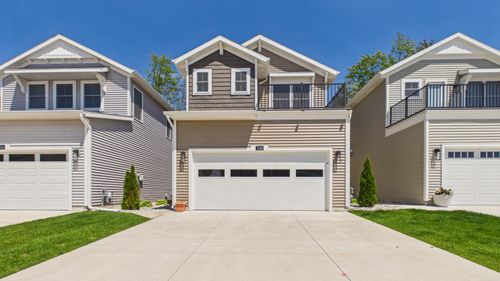 7248 Atwater Dr, Norton Shores, MI, 49456-8614 | Card Image