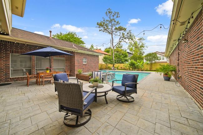 5411 Pine St, House other with 5 bedrooms, 5 bathrooms and 3 parking in Bellaire TX | Image 48