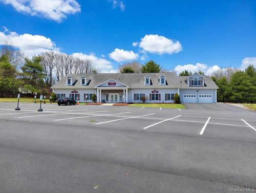 22 Sarah Wells Trl, Campbell Hall, NY, 10916-3308 | Card Image